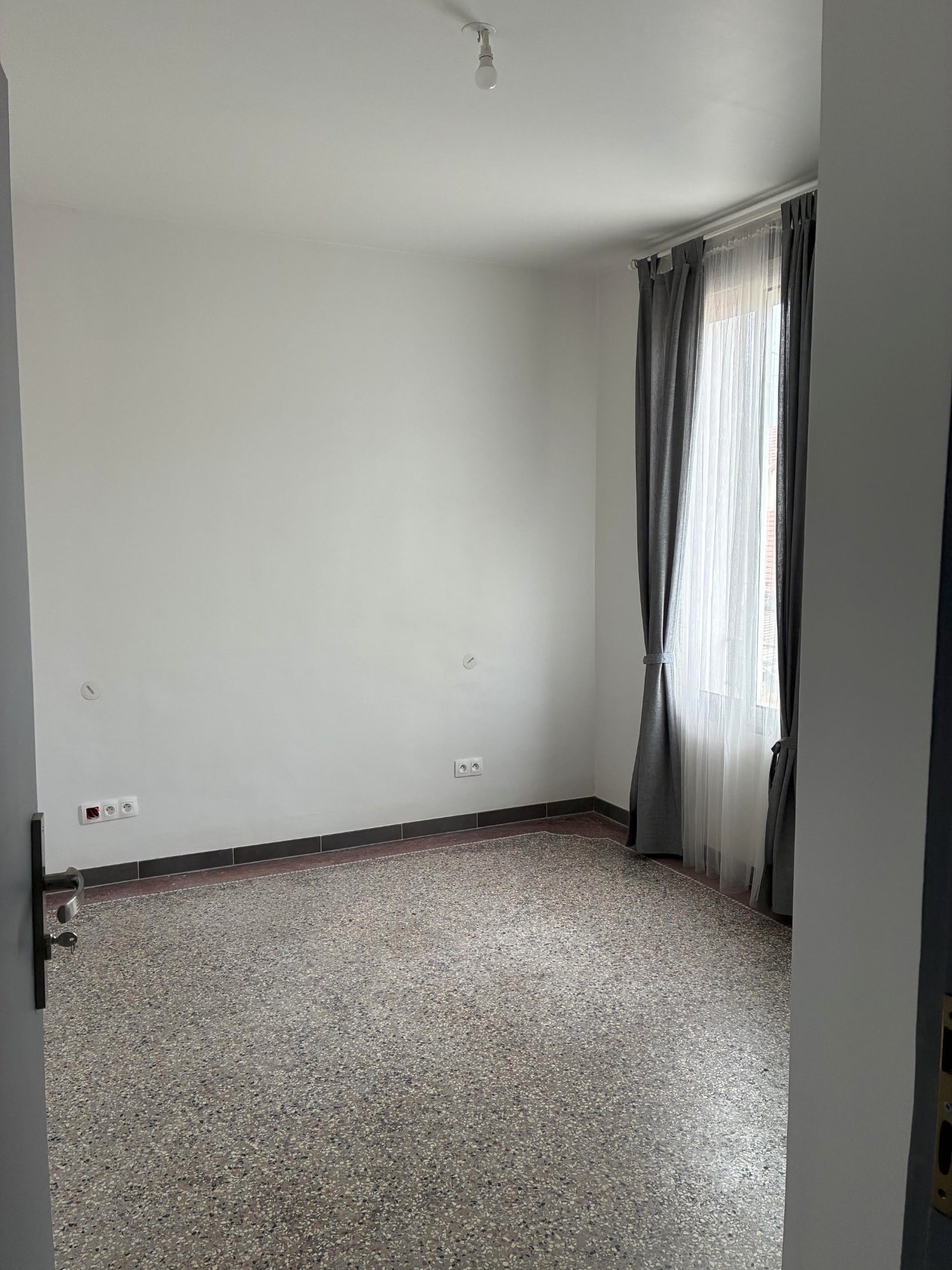 Photo 1 - Location de trois bureaux professionnels