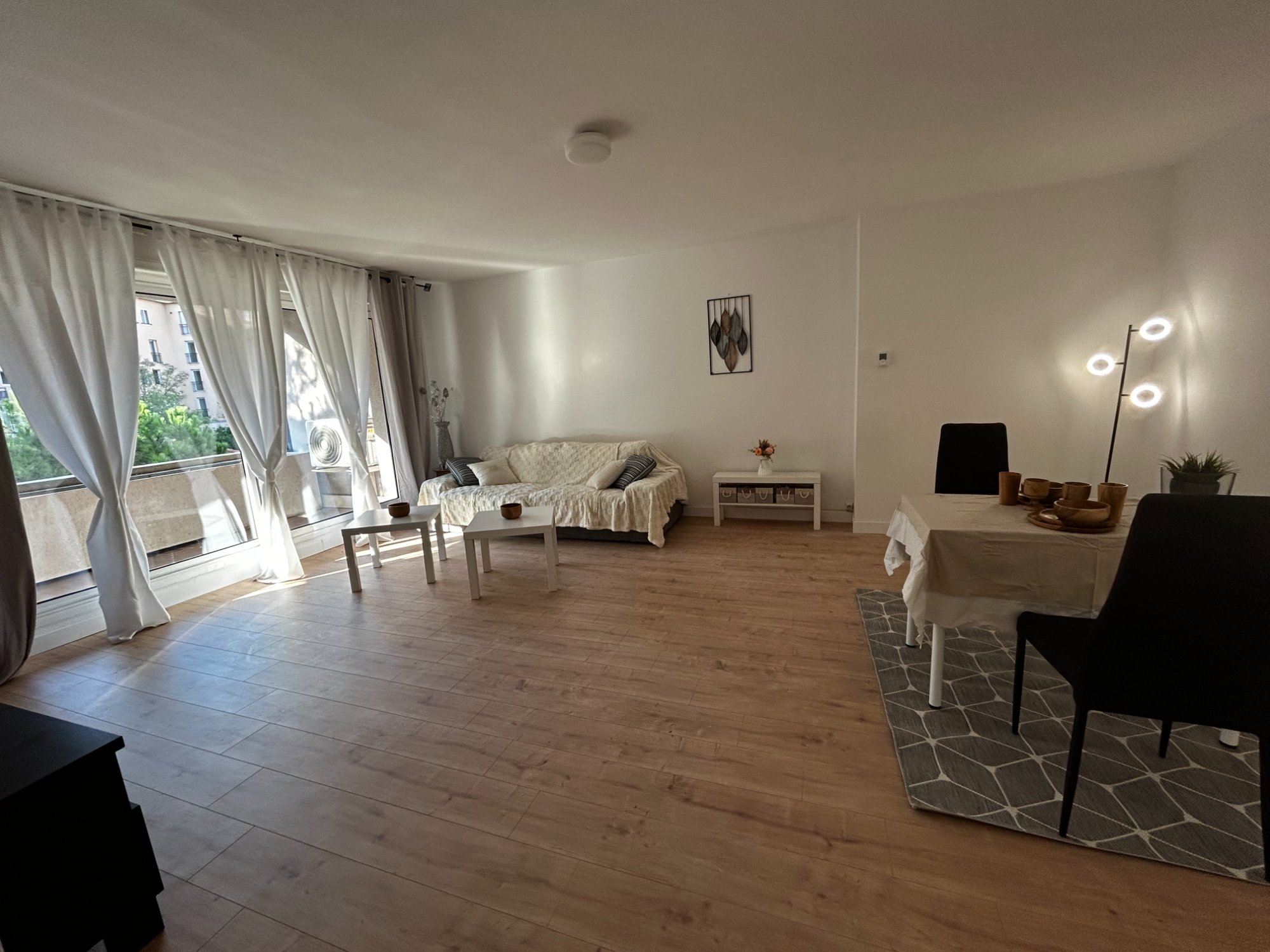 Photo 3 - LES ANGLES – Local professionnel / habitation – 56,96 m² – Balcon filant – Parking
