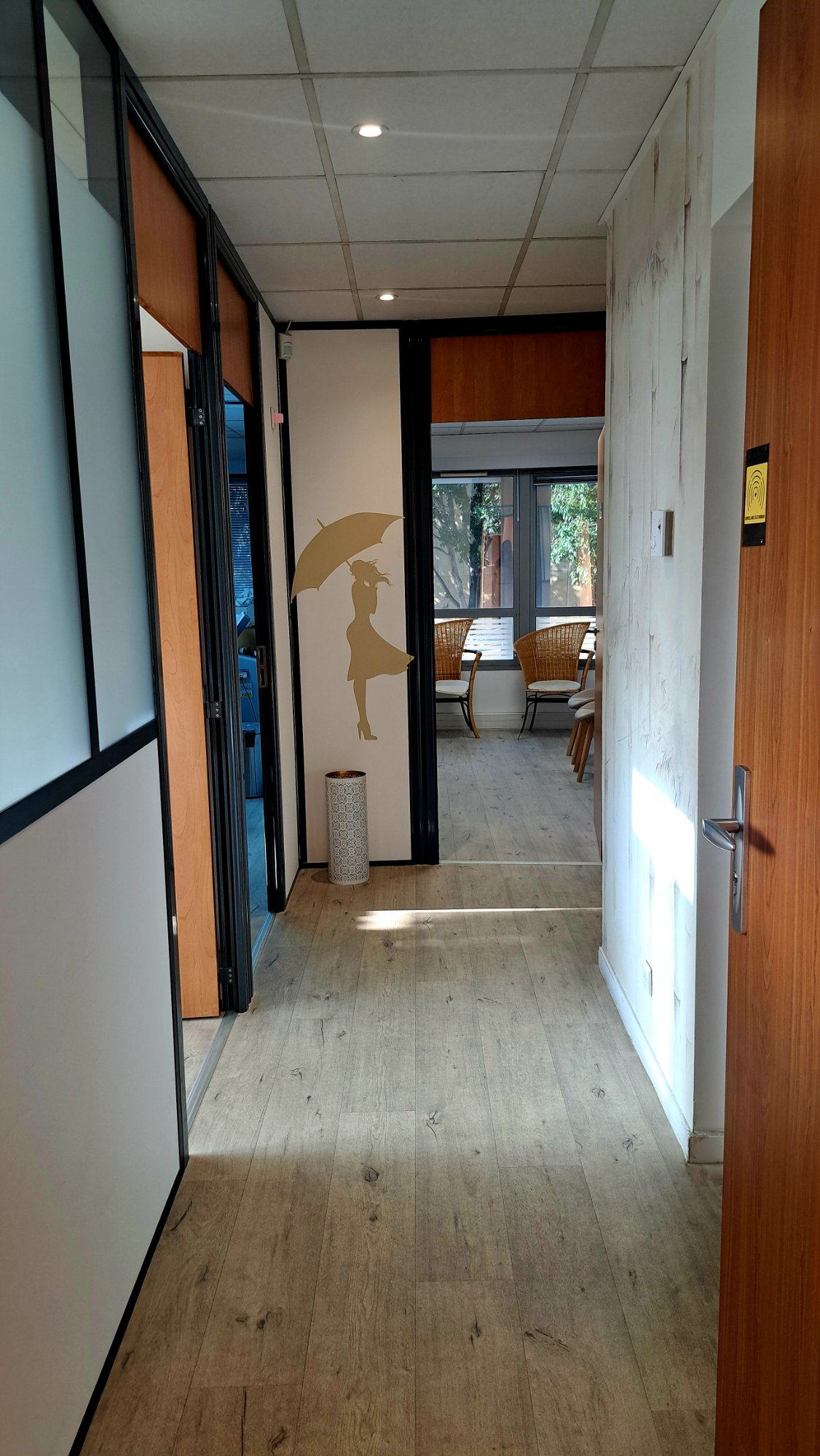 Photo 3 - Bureaux à louer dans un centre médical esthétique