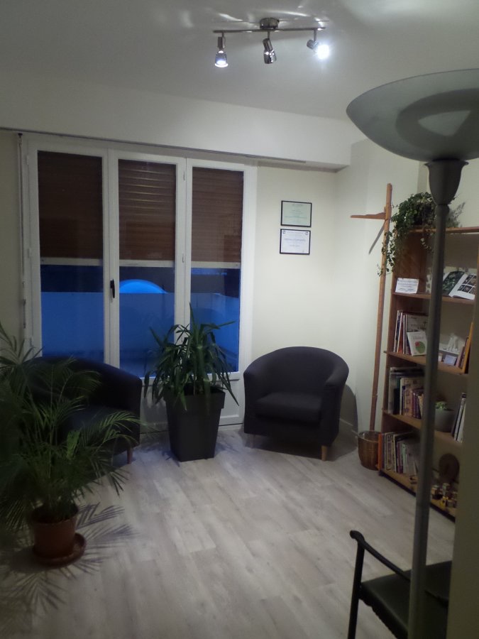 Photo 1 - Local disponible avec kitchenette et toilettes