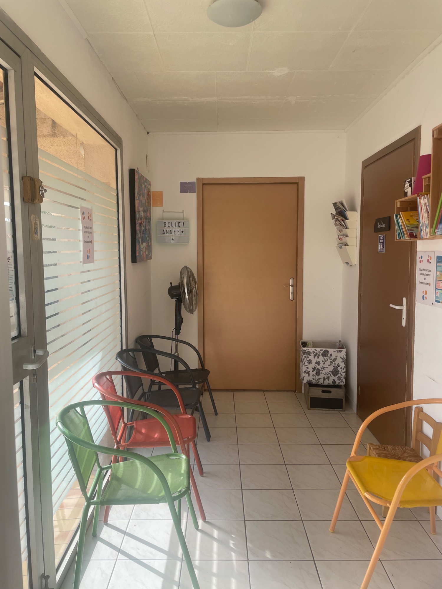 Photo 2 - Local professionnel