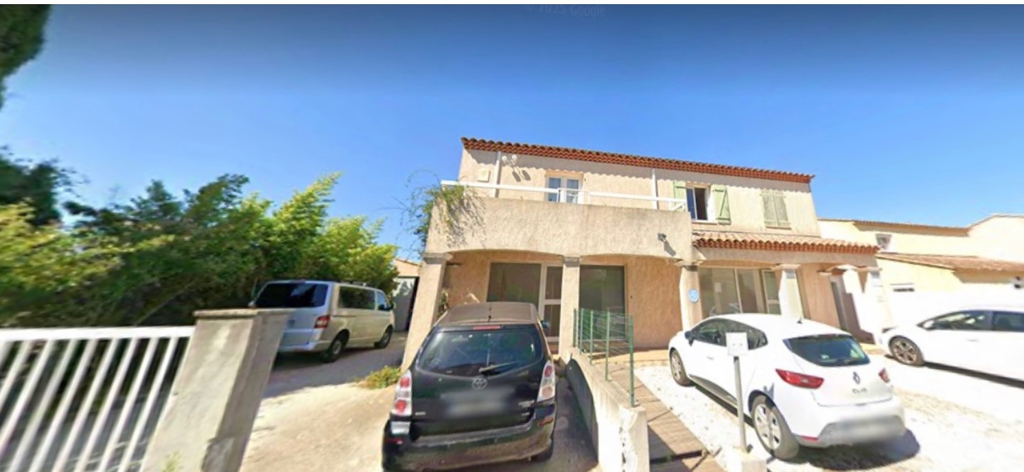 Photo 1 - Local professionnel