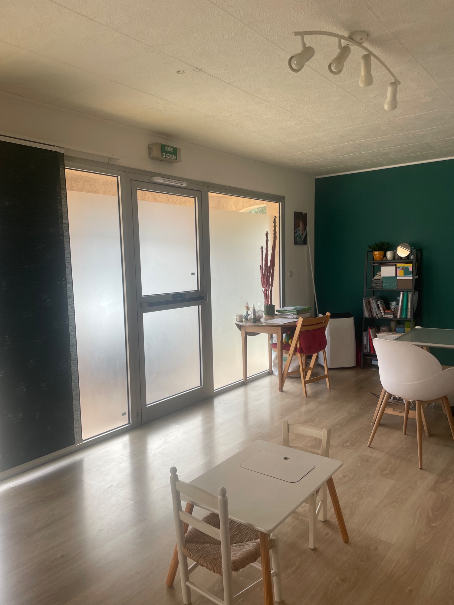 Photo 8 - Local professionnel