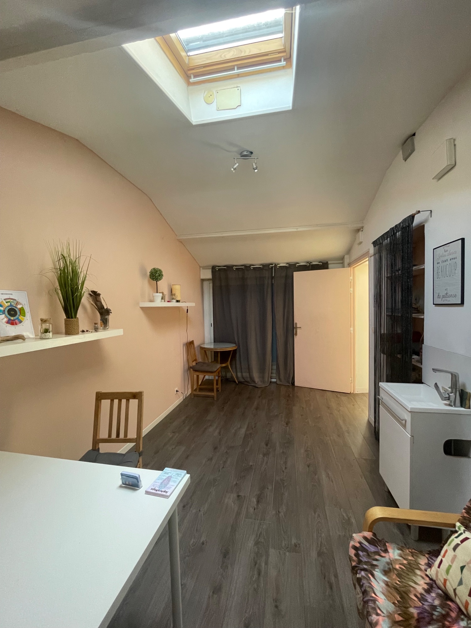 Photo 6 - Local professionnel