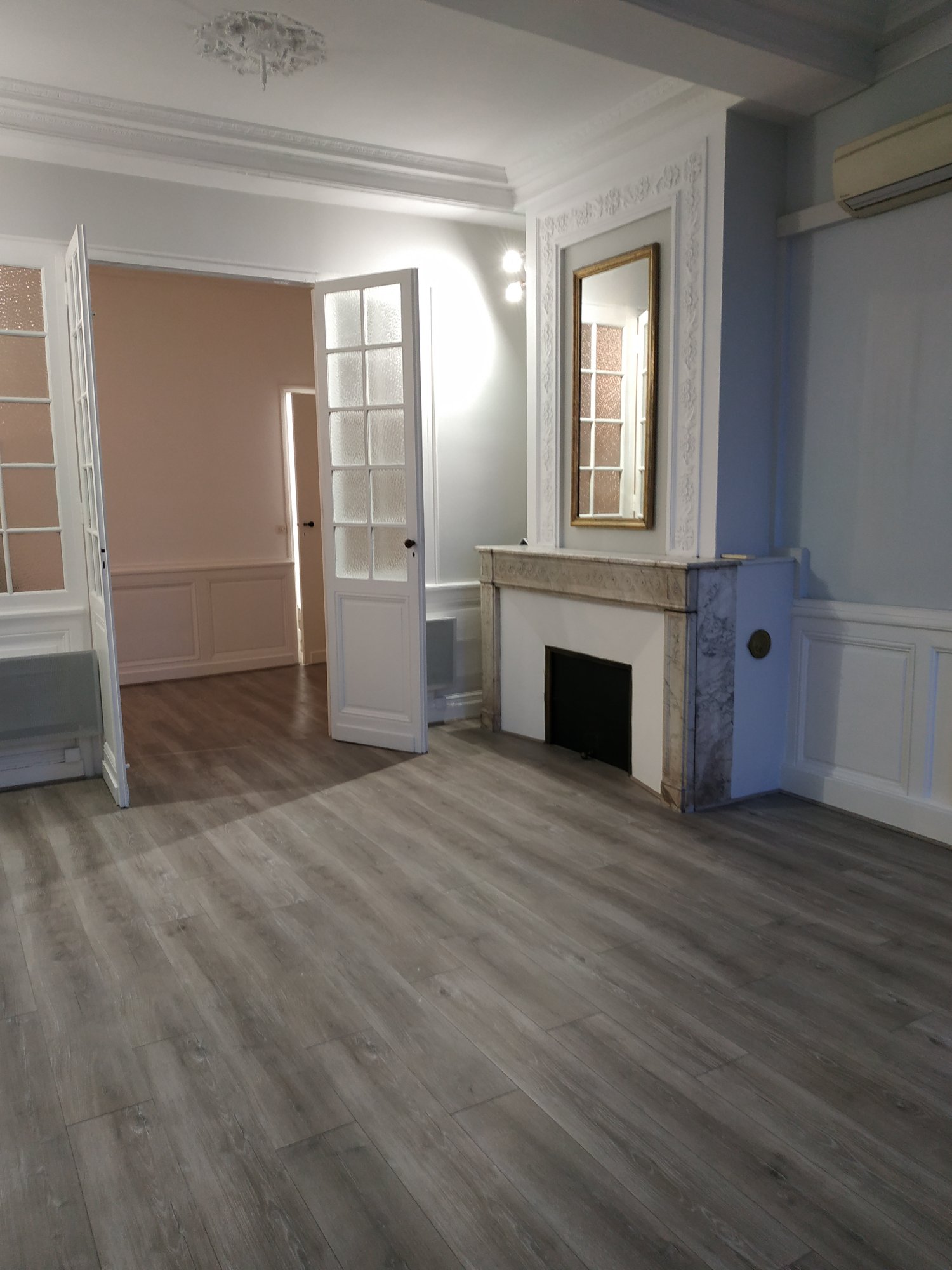 Photo 2 - Bureau professionnel lumineux